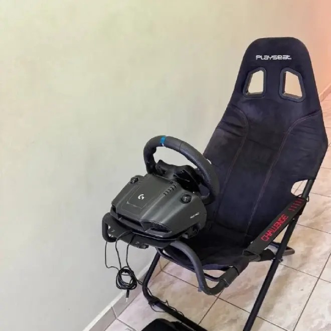 Logitech G923 TrueForce + 3 педали + складное кресло Playseat Challenge