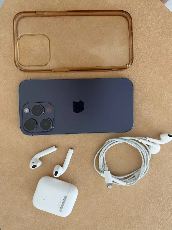 iPhone 14 Pro, AirPods 2 и EarPods