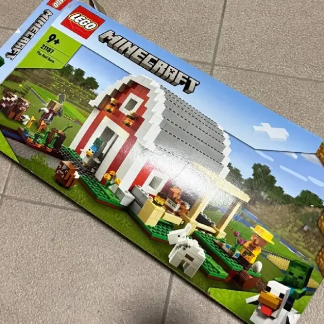 LEGO Minecraft The Red Barn (21187)