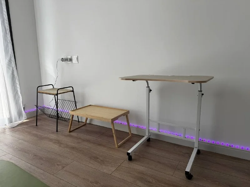 Три столика: приставной, на колёсах, IKEA столик-поднос
