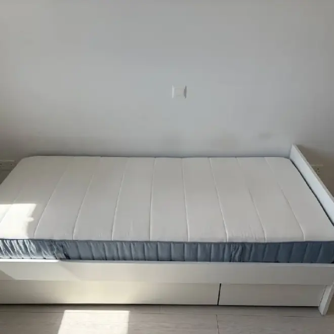 Кровать IKEA VIHALS 90*200 с ящиками и матрасом VESTEROY