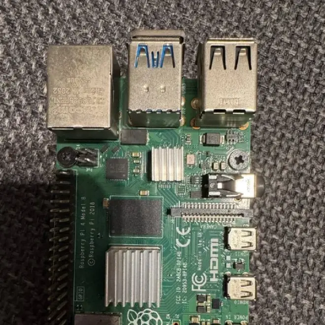 Raspberry Pi 4b 8Gb с SSD Kingston 120 ГБ и адаптером