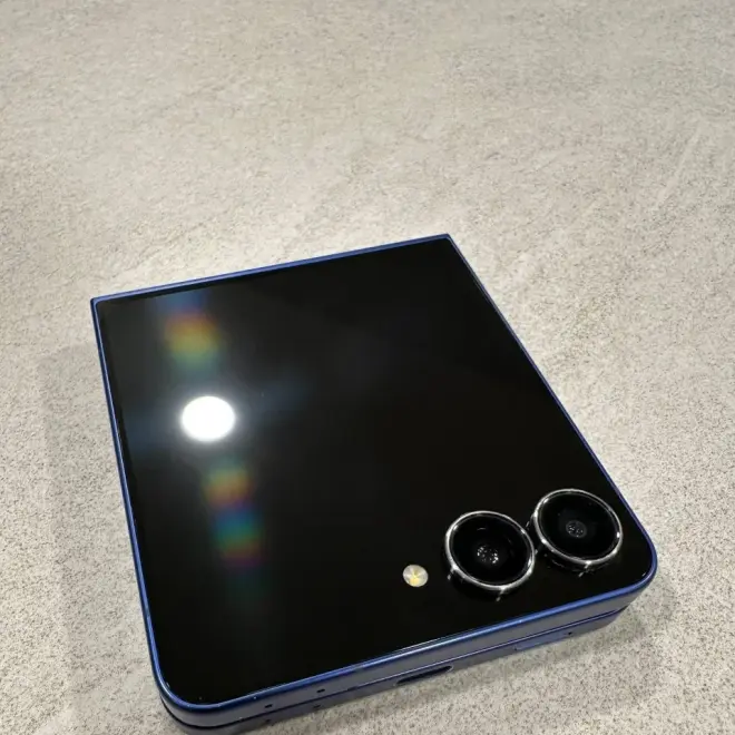 Samsung Galaxy Z Flip7 512 ГБ