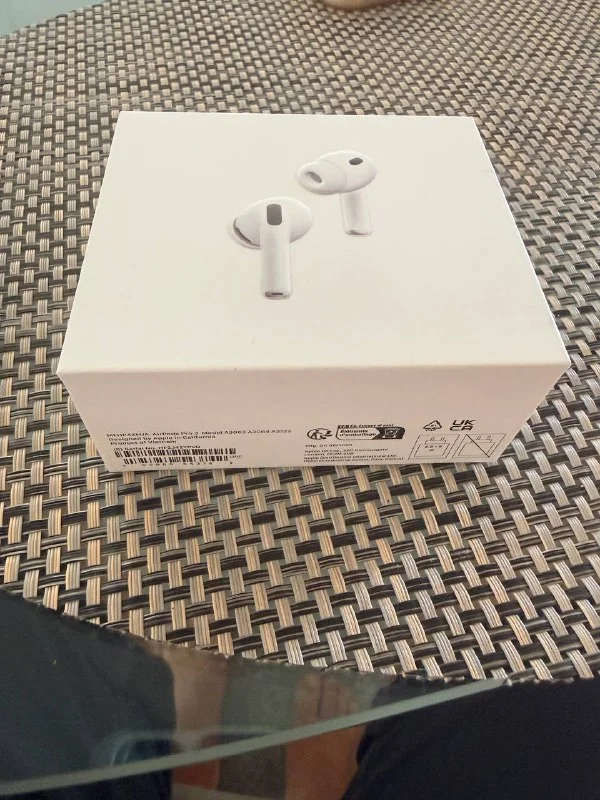 Продам Airpods 3