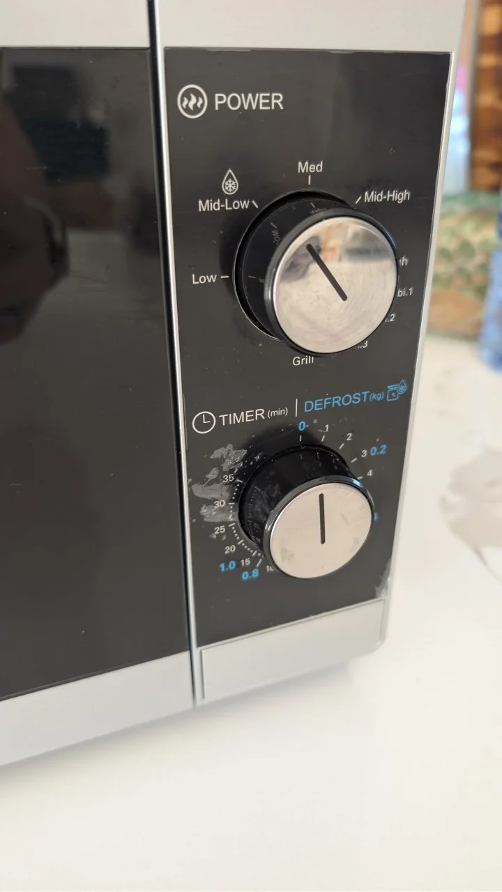 Микроволновая печь Sharp YC-MG01E-S