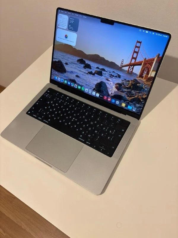 MacBook Pro 14" 2021, Apple M1 Pro