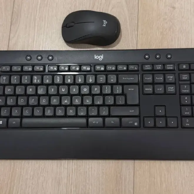 Клавиатура и мышь Logitech MK540