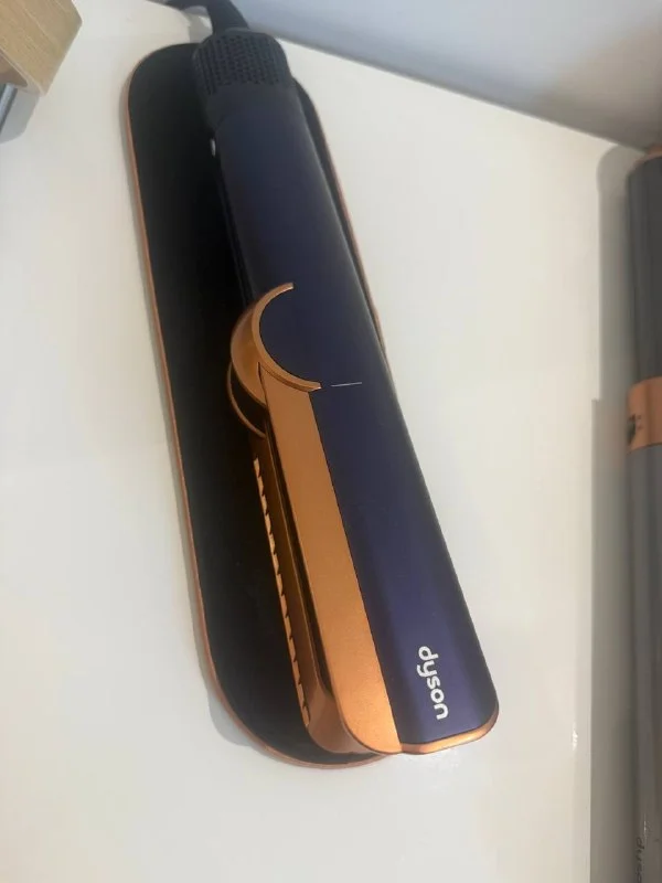 Выпрямитель для волос Dyson Airstrait