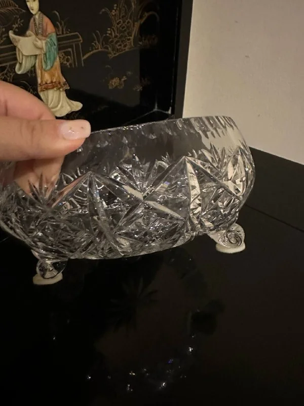 Сервировочный сет из хрусталя: большая салатница и 4 чашечки