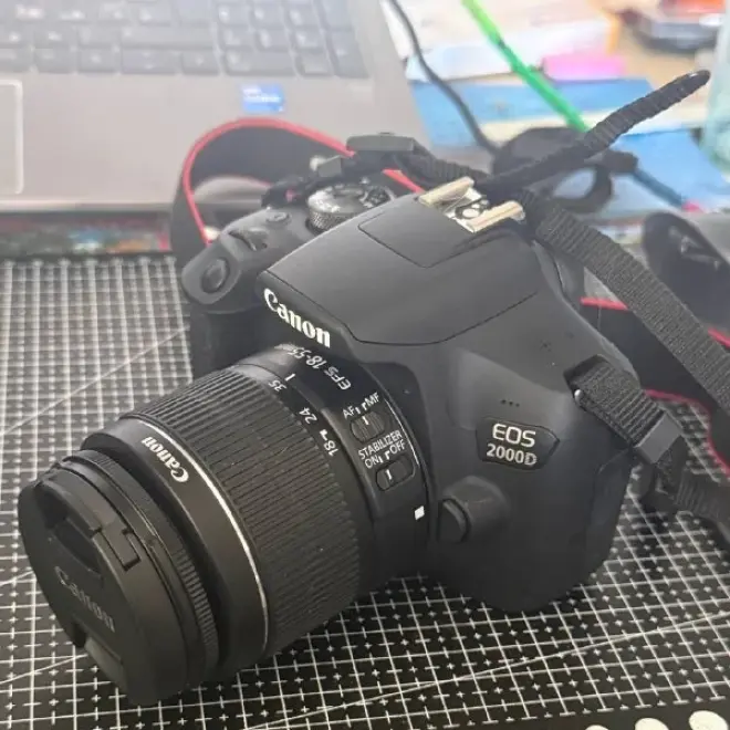 Фотоаппарат Canon EOS 2000D