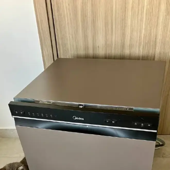 Компактная посудомойка Midea