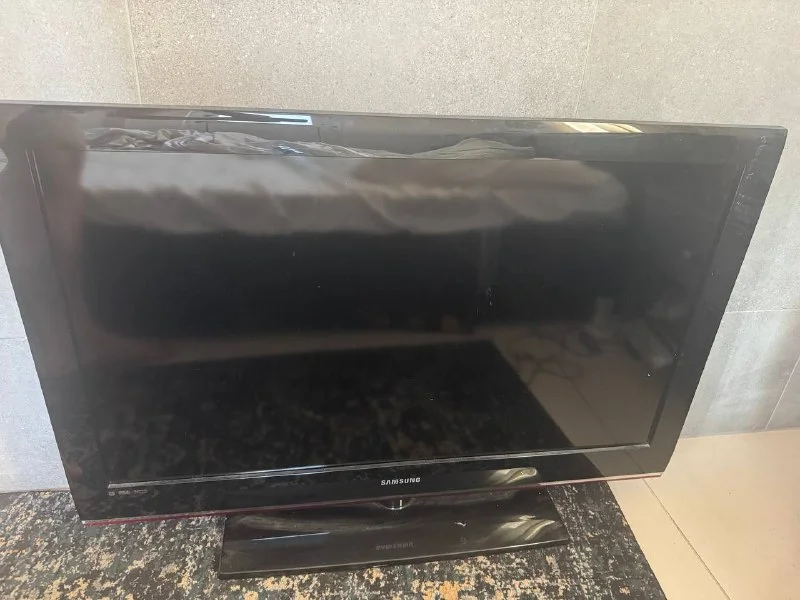 Телевизор Samsung 40 дюймов Full HD