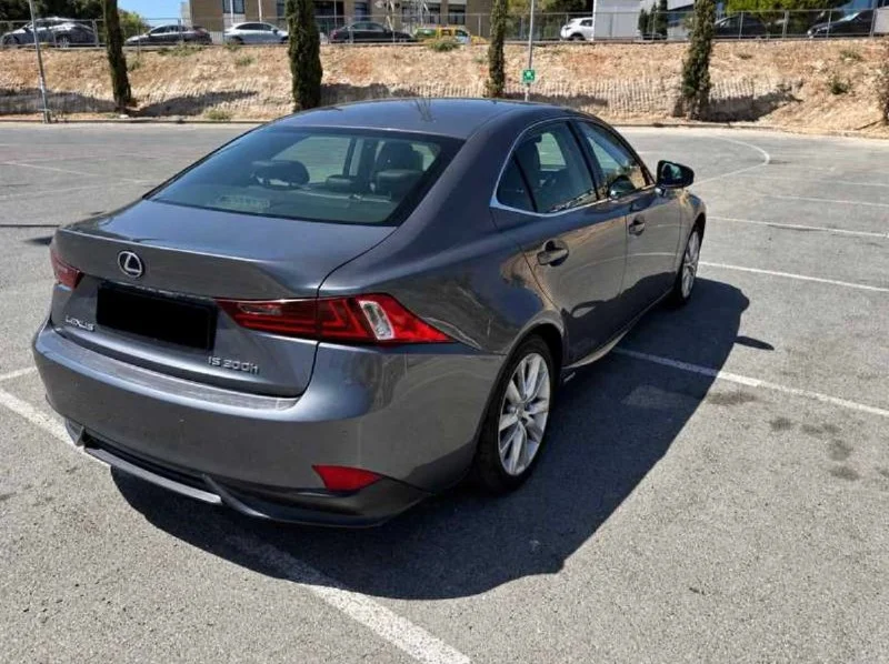 Lexus IS 300h